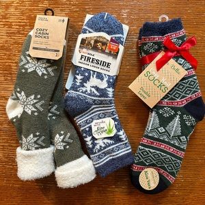 NWT aloe infused socks